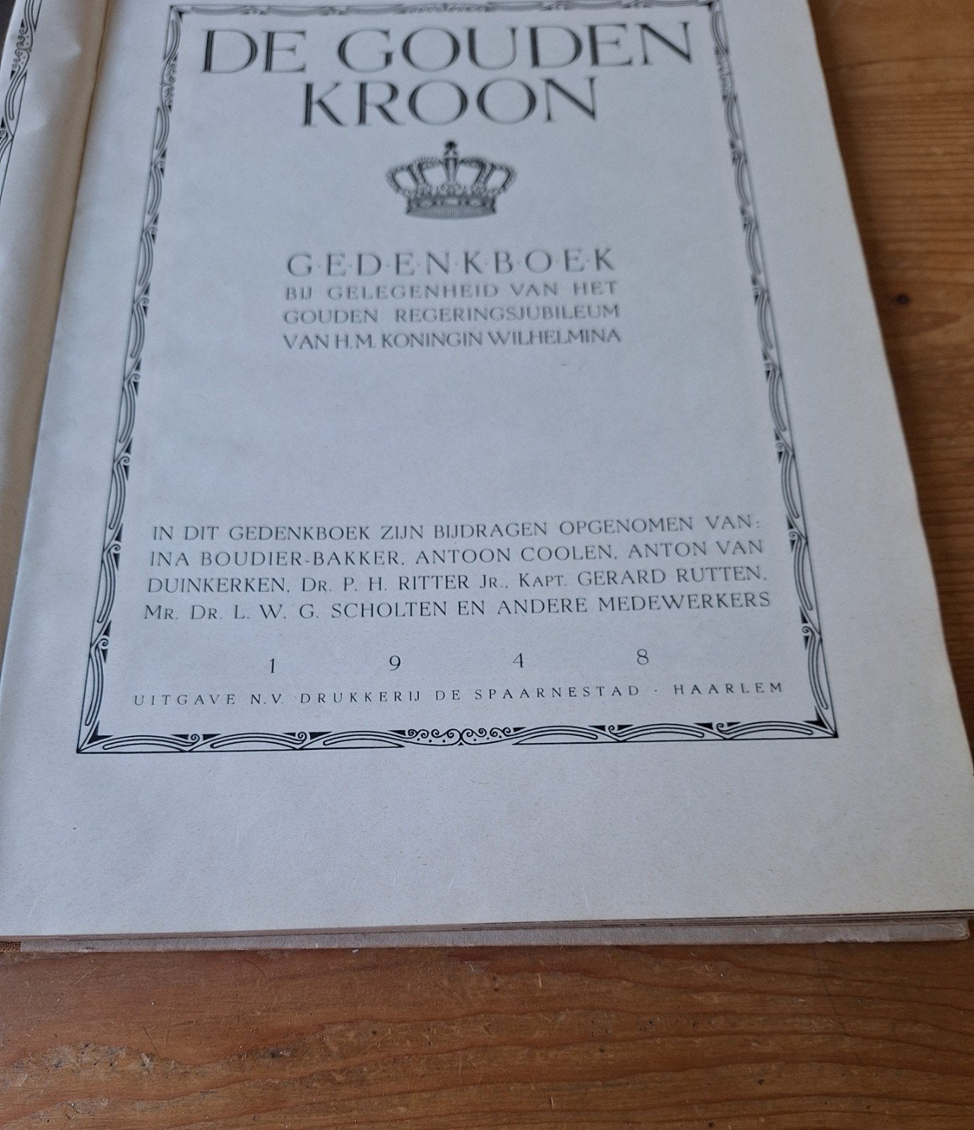 De gouden kroon koningin Wilhelmina 1948, Ophalen of Verzenden