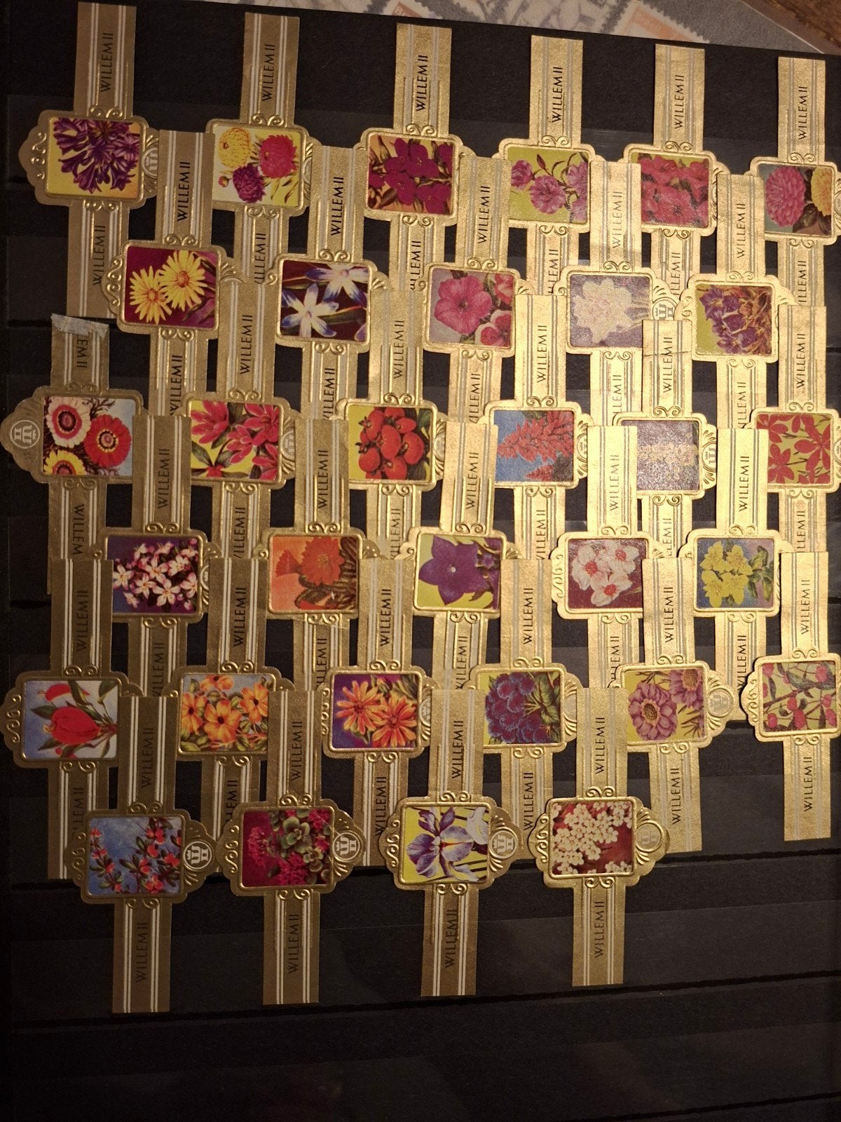 Willem II sigarenbandjes met bloemenmotieven, Verzamelen, Ophalen of Verzenden, Gebruikt