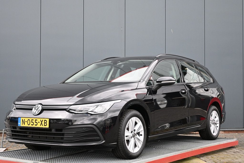 Volkswagen Golf Variant 1.0 TSI Life (bj 2022), Stof, Gebruikt, Zwart, Origineel Nederlands