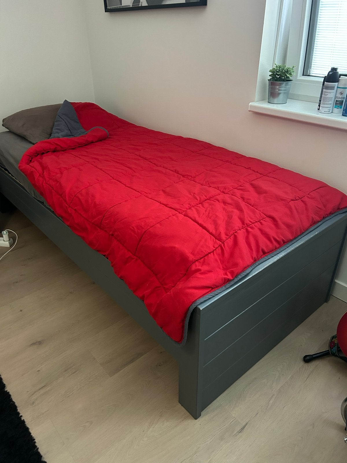 Eenpersoonsbed met lattenbodem - Grijs, Ophalen, Gebruikt, 90 cm, Eenpersoons