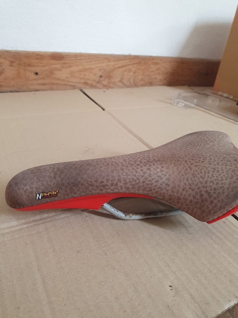 Nisense Bicycle Saddle, Ophalen