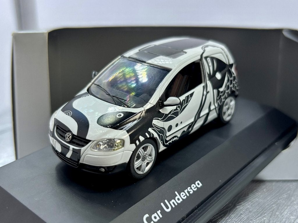 1:43 Volkswagen fox Art Car Undersea, Hobby en Vrije tijd, Modelauto's | 1:43, Ophalen of Verzenden, Zo goed als nieuw, Auto, Overige merken