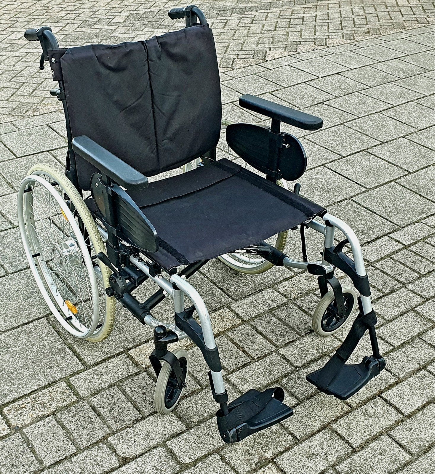 Extra brede rolstoel inklapbare 55 cm merk Breezy NIEUWSTAAT, Diversen, Rolstoelen, Breezy, Duwrolstoel, Breezy, Breezy