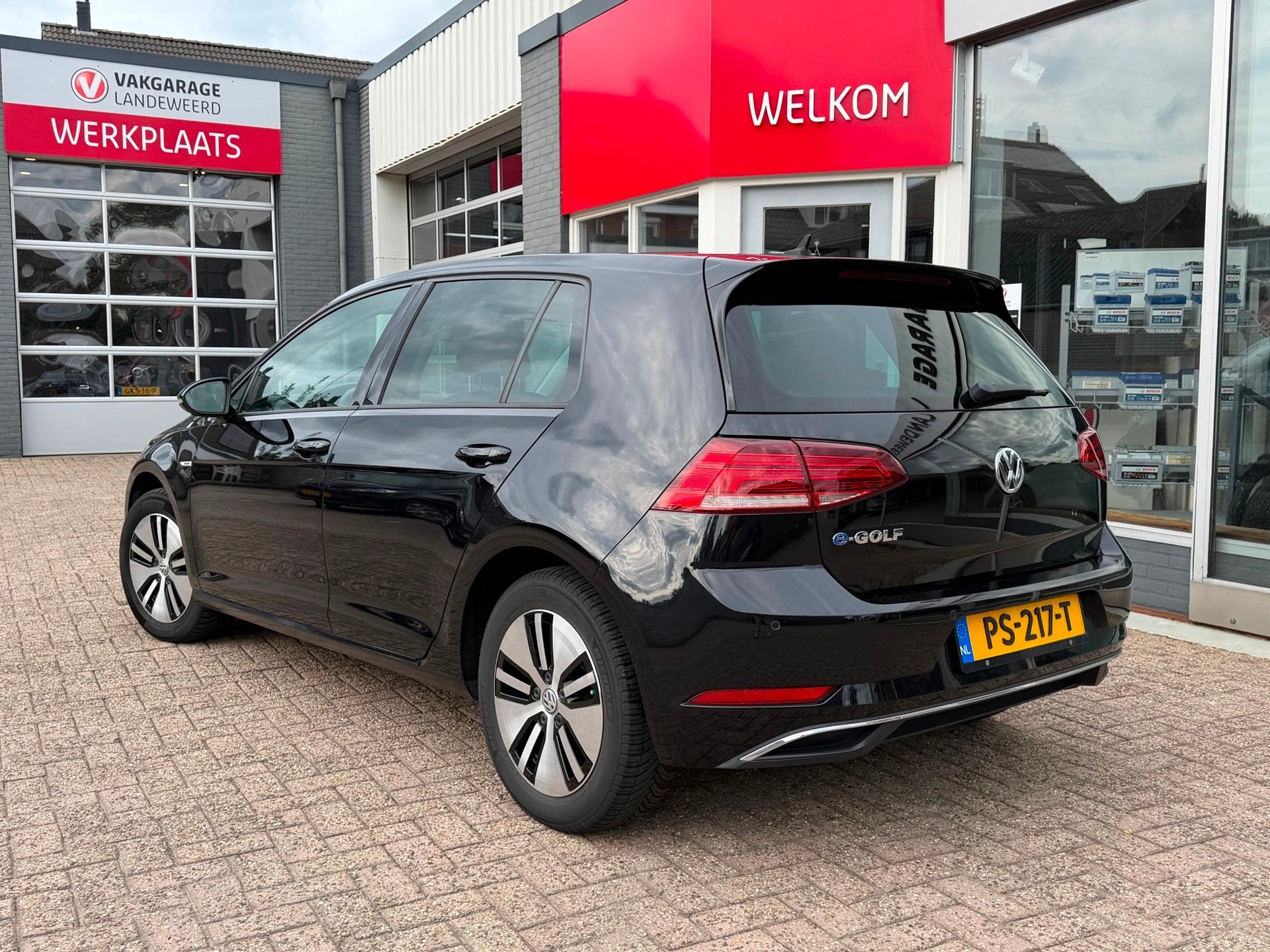 Volkswagen E-Golf E-Golf, navi, acc-cruise, digi-dash, soh 8, Dealer onderhouden, Gebruikt, Zwart, 35 kWh