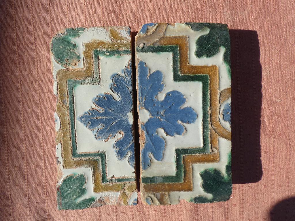 Antieke tegels, Spanje, Toledo, 16e eeuw. Azulejo,, Antiek en Kunst, Antiek | Keramiek en Aardewerk, Verzenden