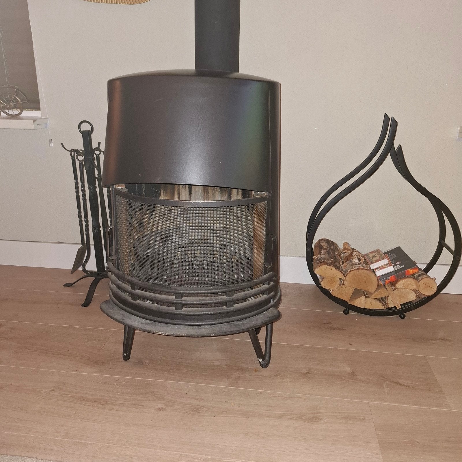 Tasso haard, deens design Vrijstaande Houthaard met Rookkana
