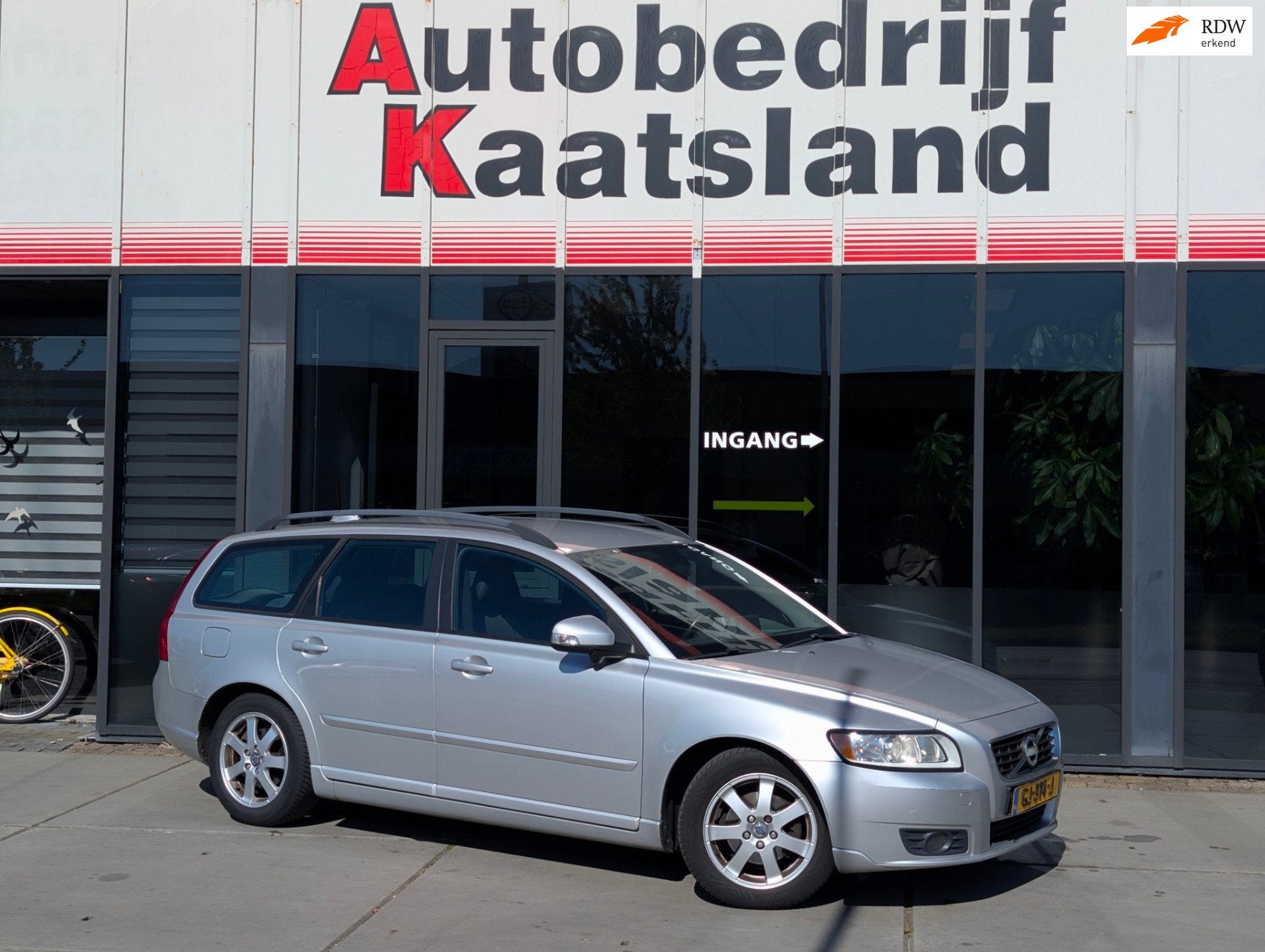 Volvo V50 1.6D S/S Momentum - Pdc- Navi - Trekhaak, Auto's, Volvo, Voorwielaandrijving, Stof, Gebruikt, Zwart