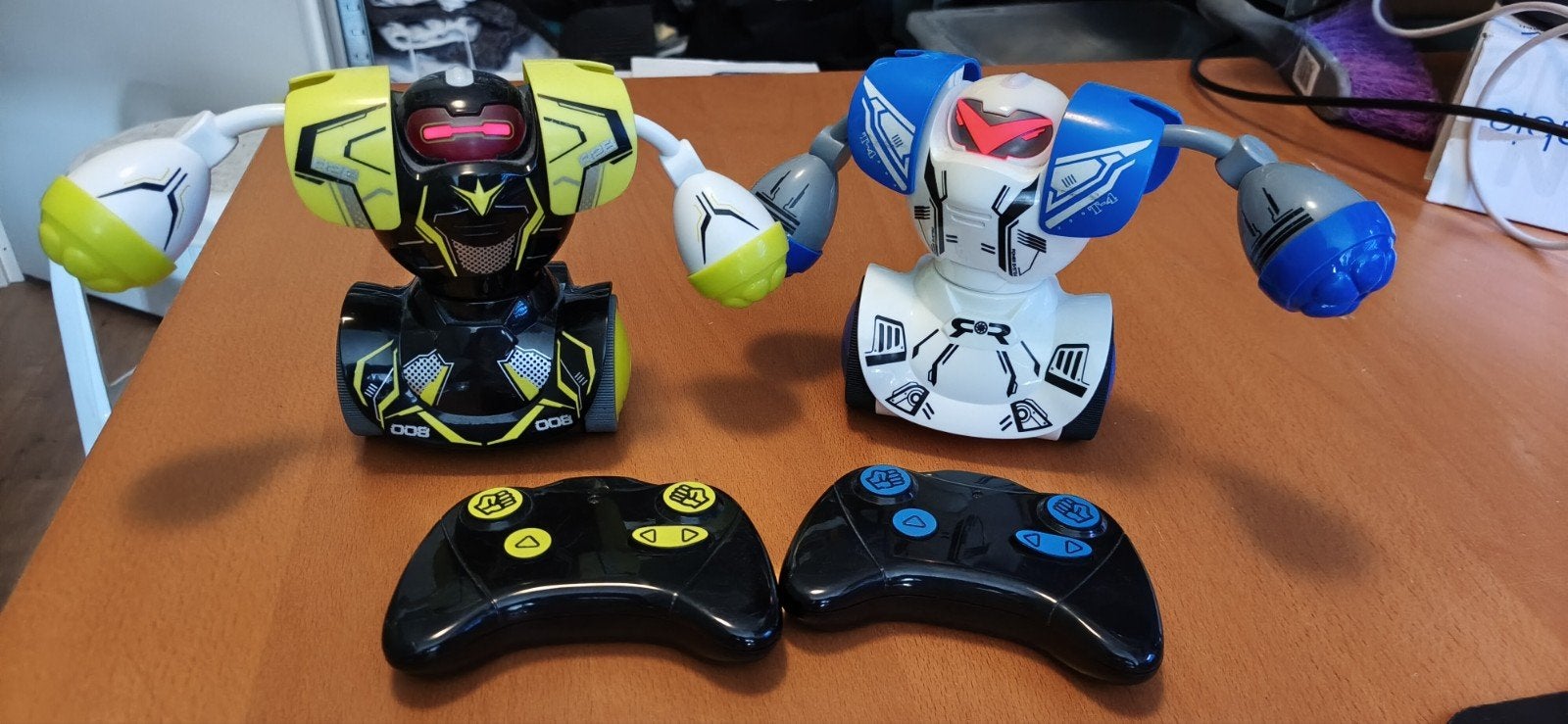 2 Silverlit vecht robots, Ophalen, Vechten, 2 spelers, Zo goed als nieuw