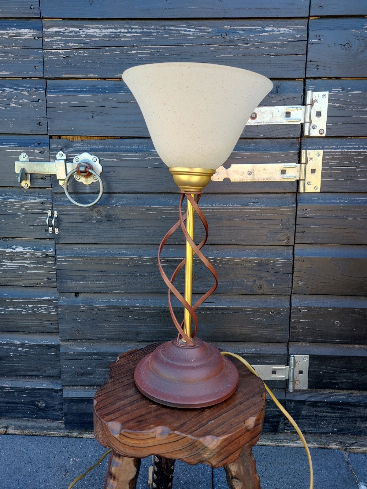 Vintage Tafellamp met Gedraaide Voet en Glazen Kap, Vintage, Zo goed als nieuw, Glas, Bruin