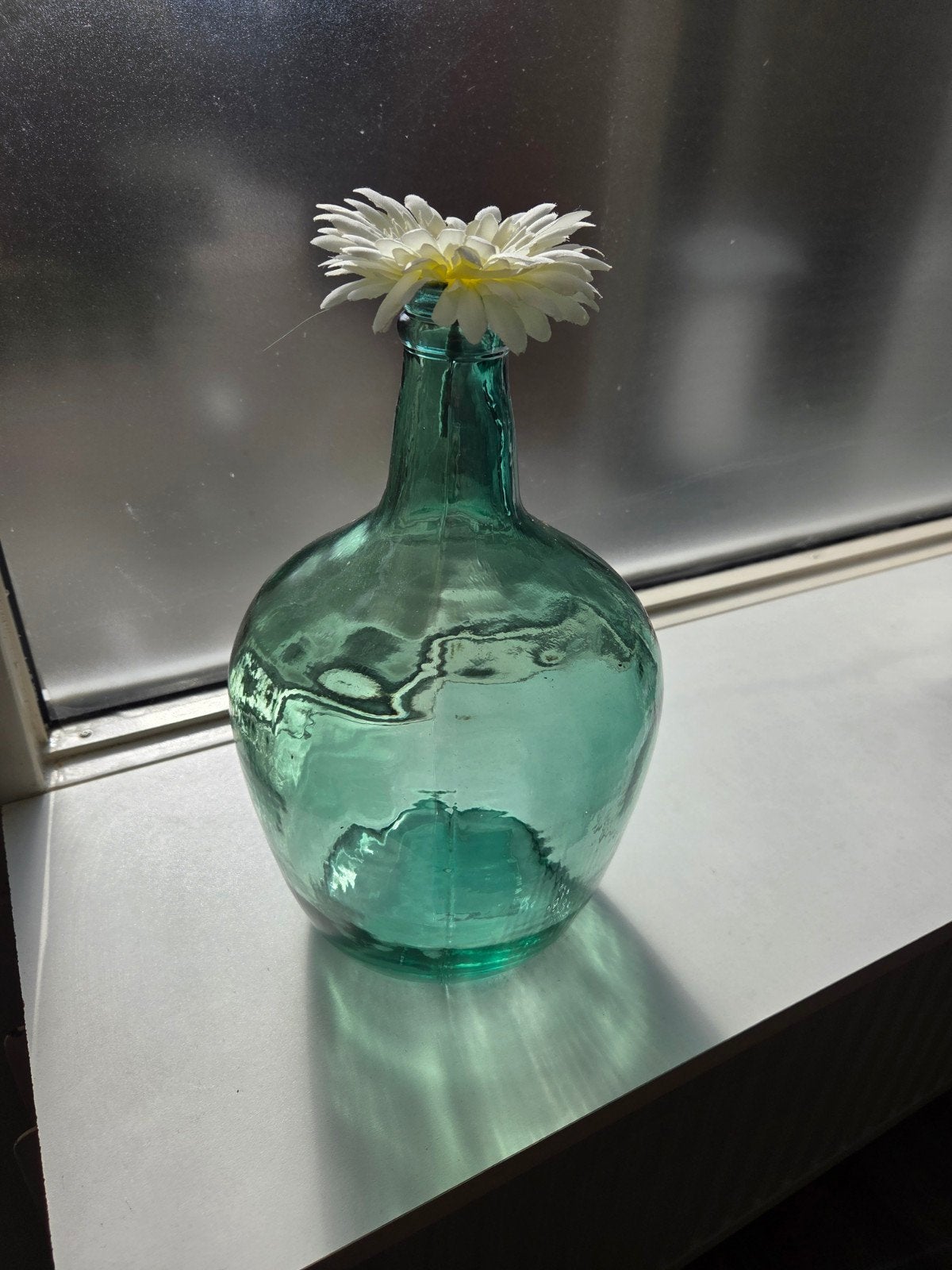 Vintage Groene Glazen Fles met Kunstbloem, Ophalen