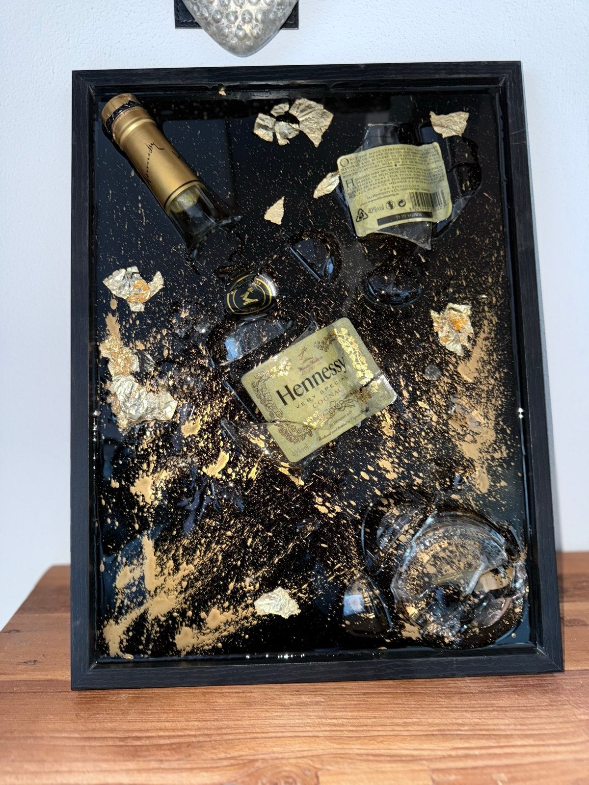 Uniek Hennessy Kunstwerk - Gebroken Fles in Lijst, Ophalen of Verzenden