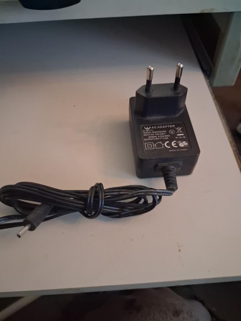 AC Adapter 5V 2A - Universele Oplader, Ophalen of Verzenden, Zo goed als nieuw