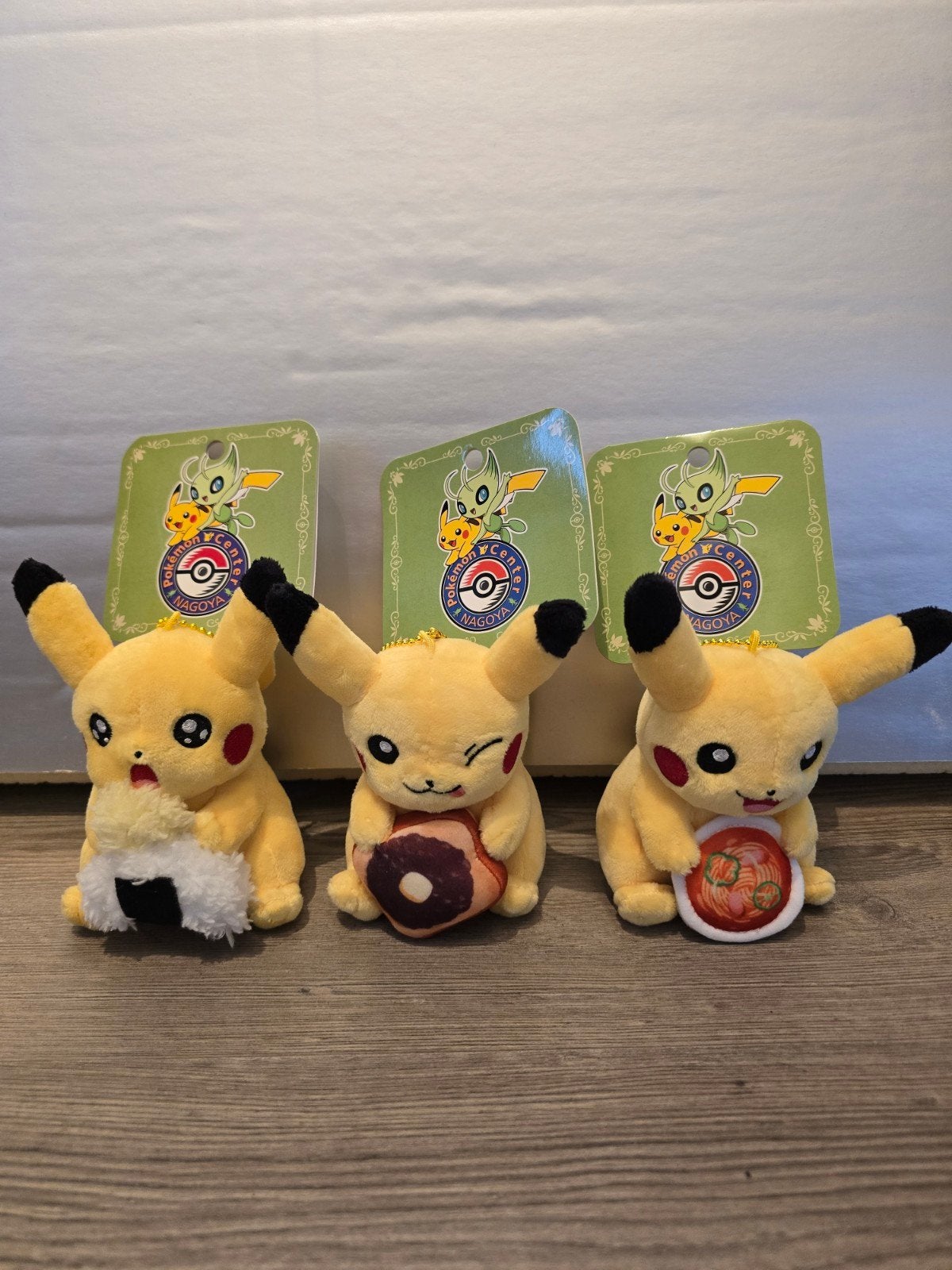 Pokemon pikachu knuffel 3 exclusieve uit Nagoya Japan, Geel, Overige typen, Nieuw, Ophalen of Verzenden