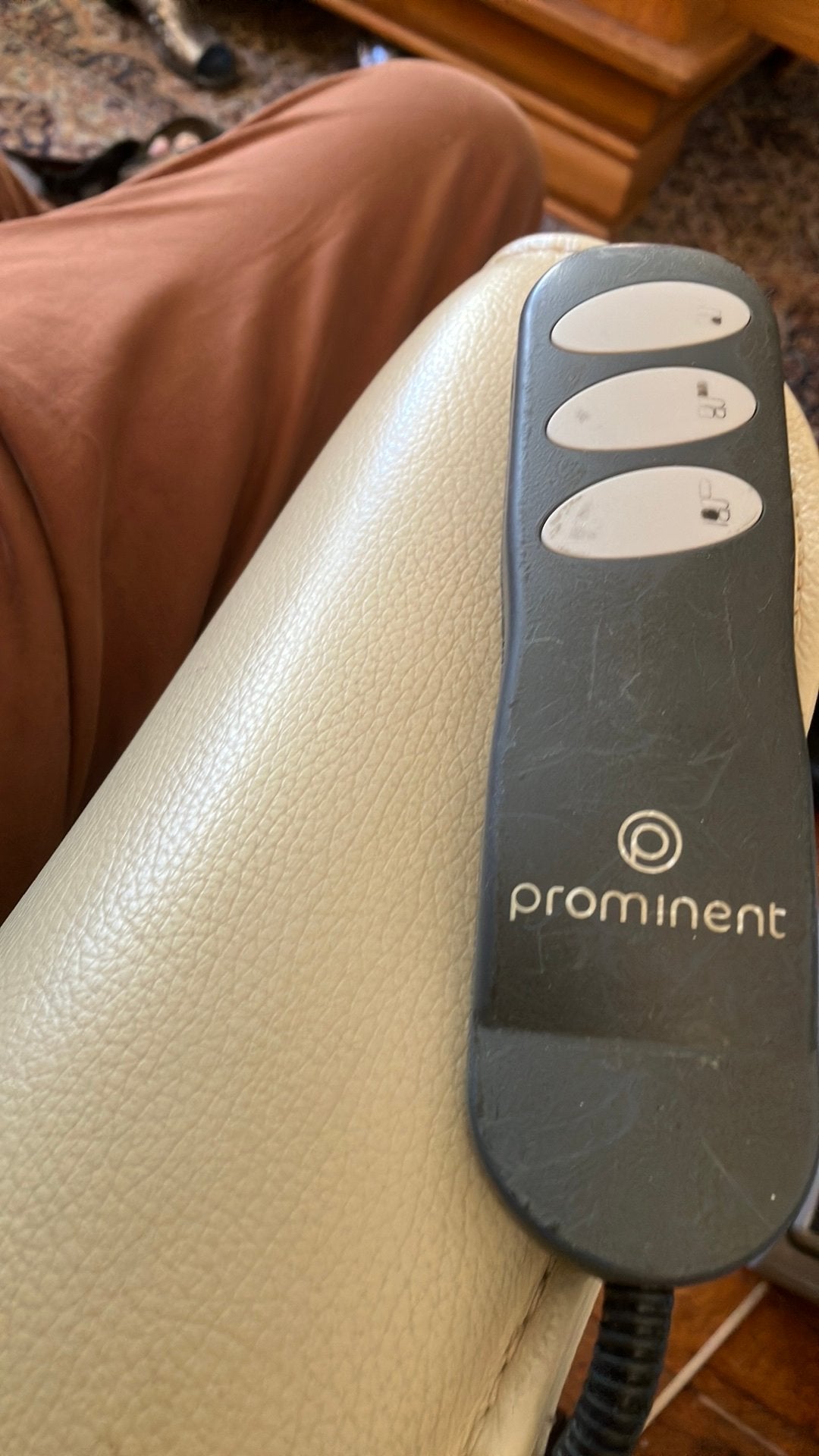 Relax Opsta stoel van Prominent, Ophalen, Minder dan 75 cm, Leer, Zo goed als nieuw