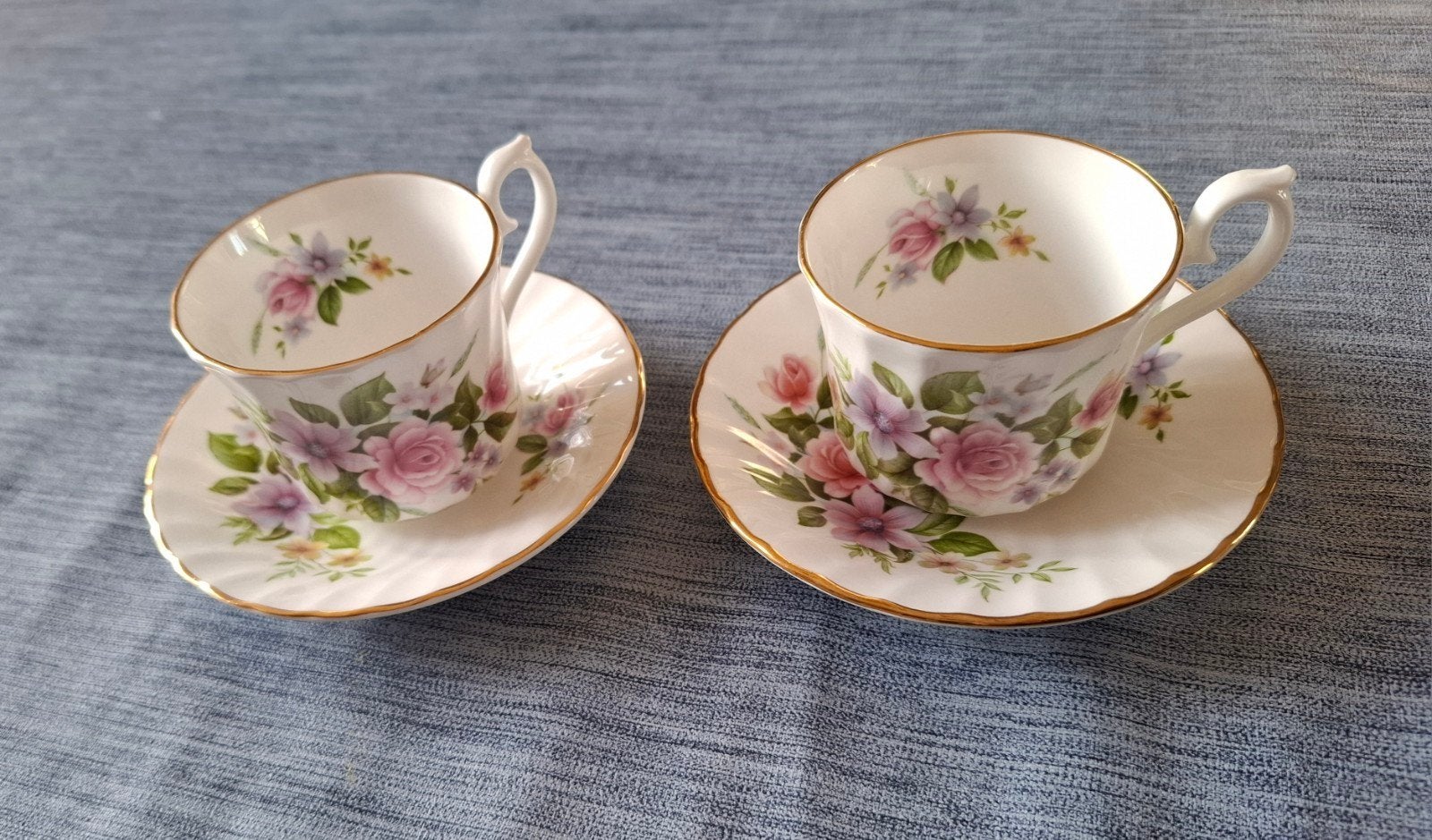 Royal Kendal,  2 setjes kop met schotel, Antiek en Kunst, Antiek | Servies los, Ophalen of Verzenden