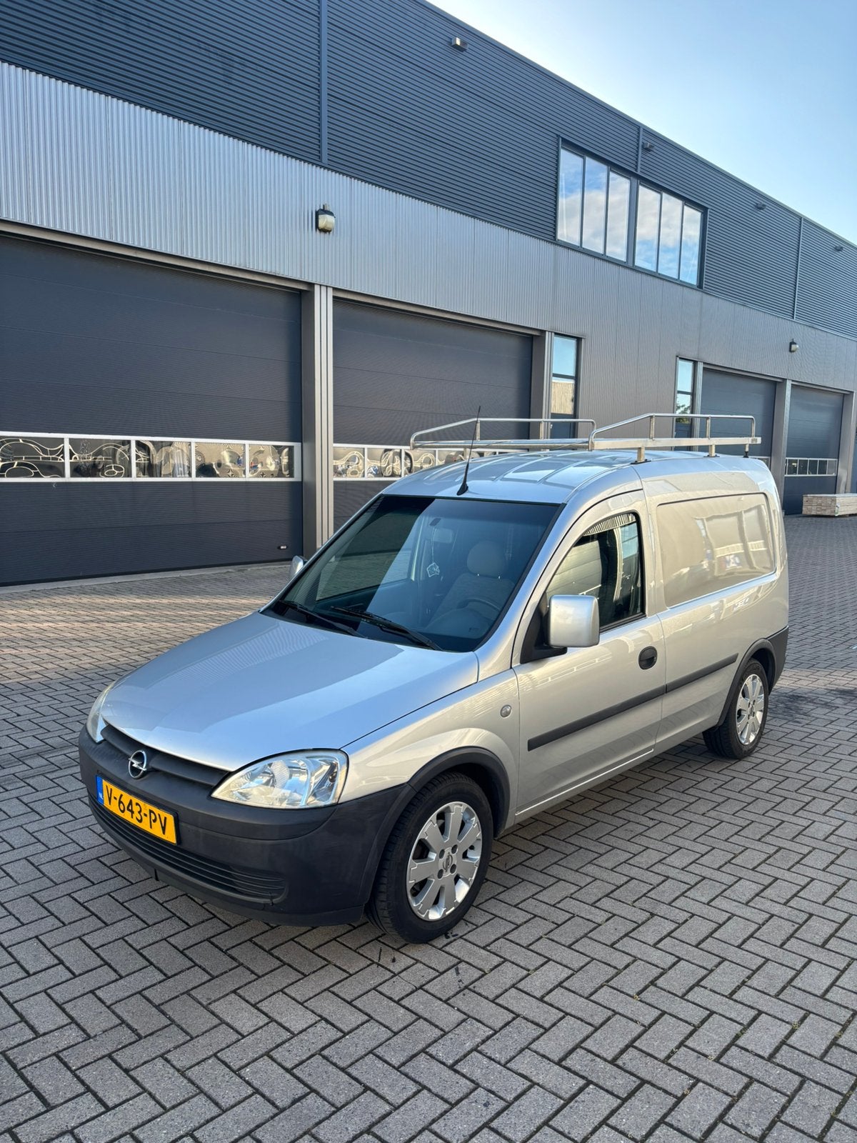 Opel combo 1.4 benzine, Voorwielaandrijving, 4 cilinders, 1090 kg, 89 pk