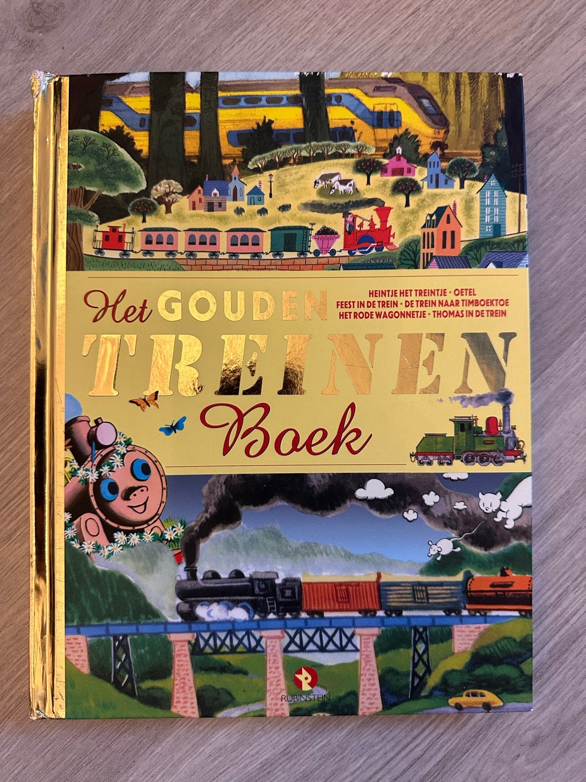 Het Gouden Treinen Boek - Diverse verhalen, Boeken, Ophalen of Verzenden, Zo goed als nieuw, Sprookjes