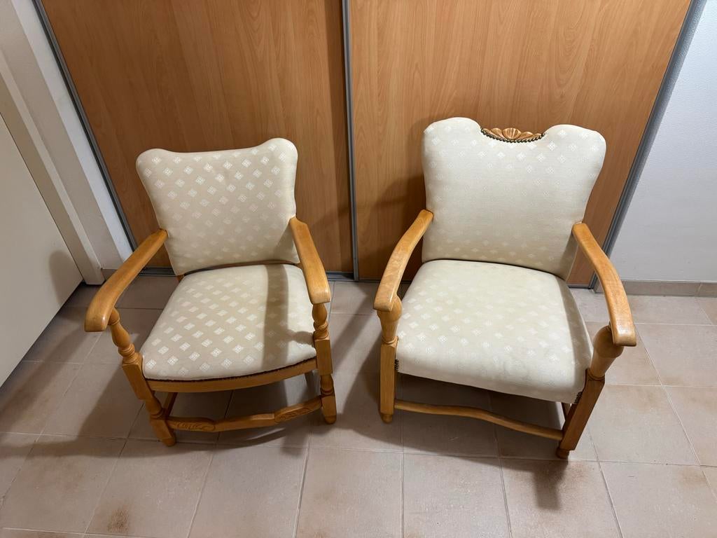Antieke stoelen, Ophalen