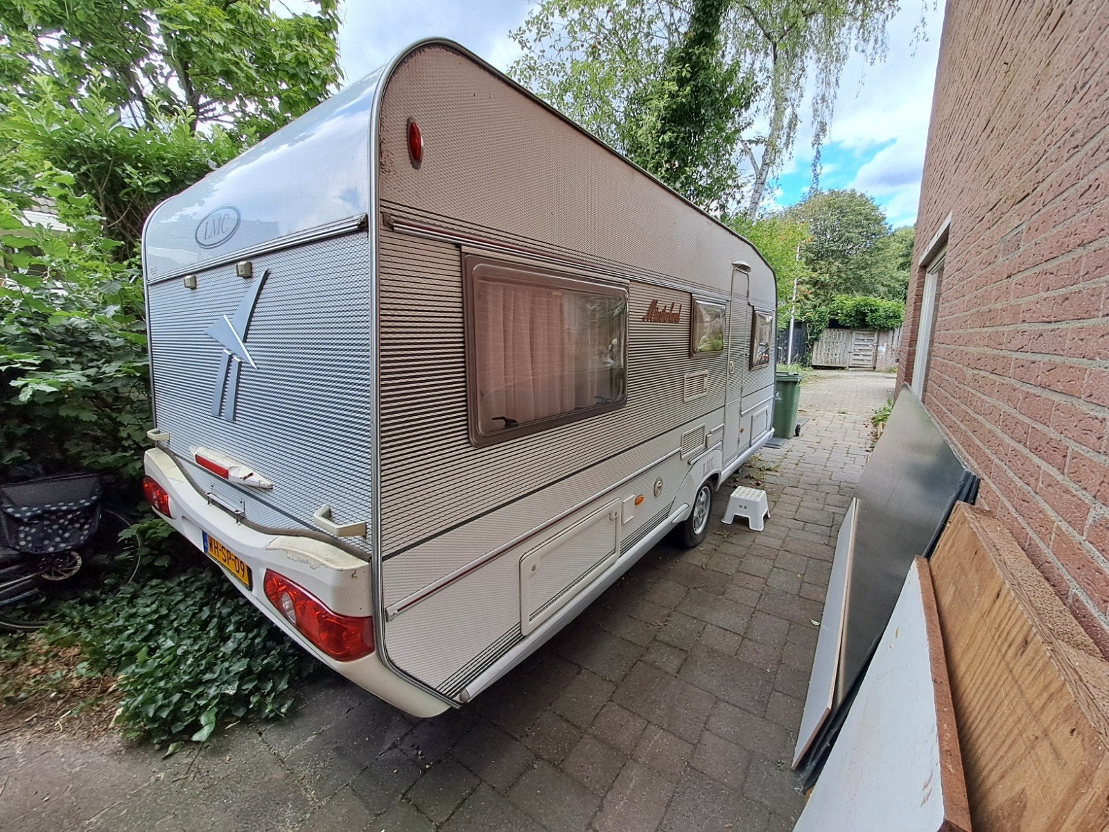 LMC 530 K1 Caravan met voortent en fietsdrager, Caravans en Kamperen, Caravans, Rondzit, Dwarsbed, 750 - 1000 kg, Particulier