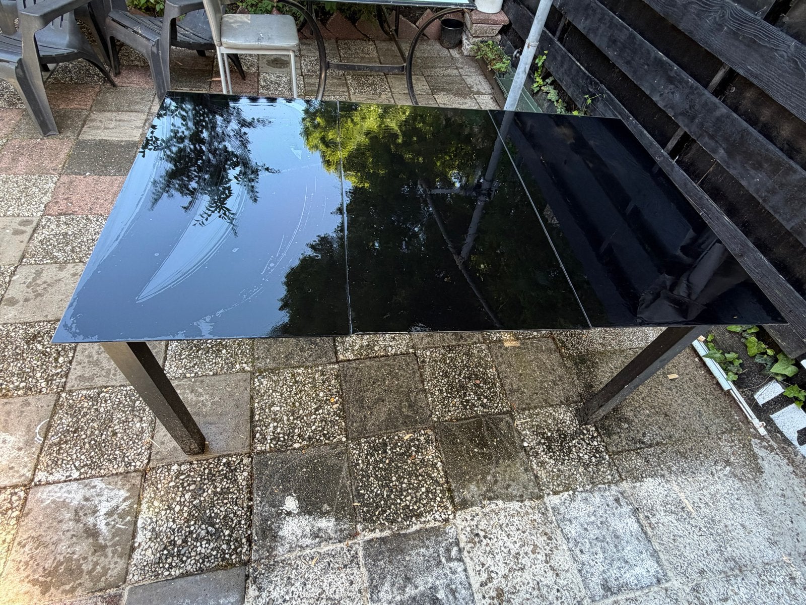 Zwarte tuintafel met glazen blad en 4 tuinstoelen, Ophalen of Verzenden, Gebruikt, Rechthoekig, Metaal