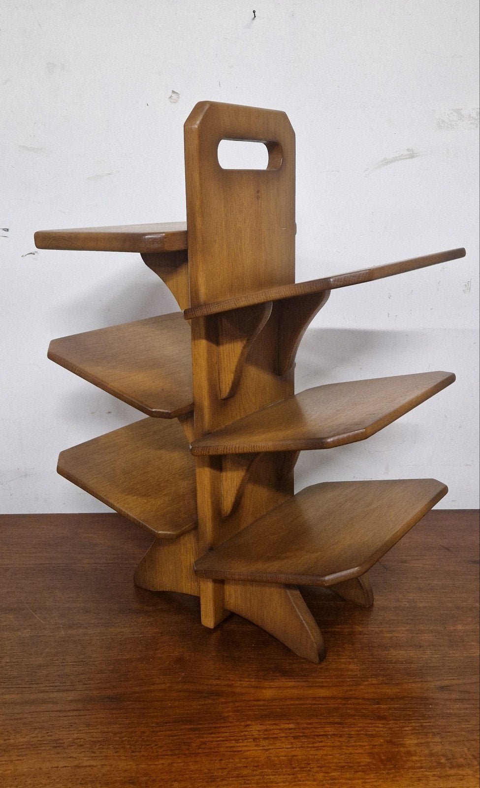 vintage brutalist rack/magazine stand solid oak jaren '60, Ophalen, Huis en Inrichting