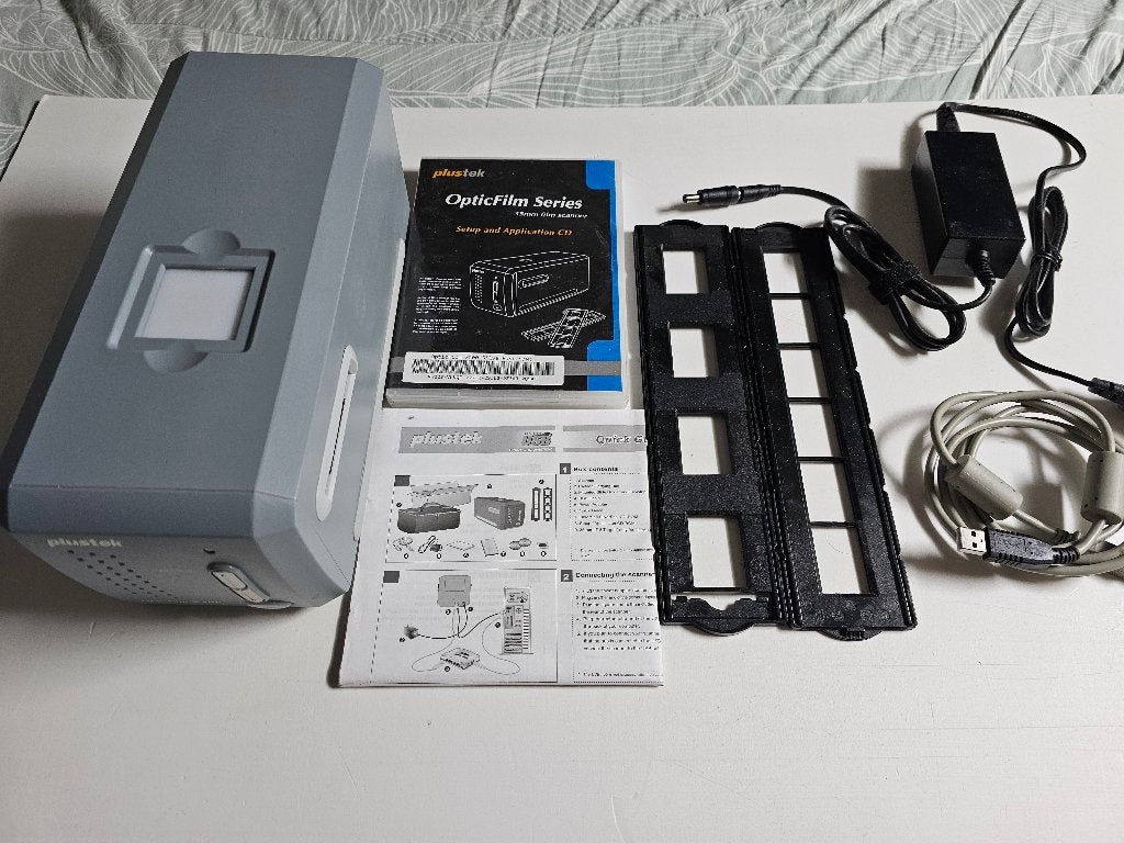 Plustek OpticFilm 7200 semi-pro 35mm Film Slide Scanner, Computers en Software, Scanners, Diascanner, Ophalen of Verzenden, Zo goed als nieuw