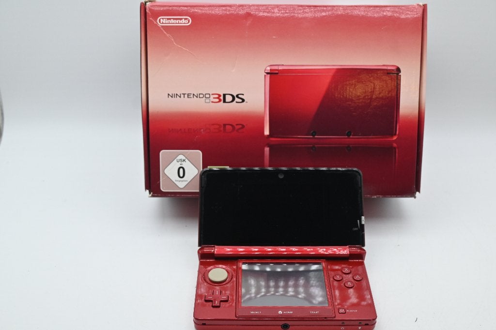 Nintendo 3DS Rood + Doos, Ophalen of Verzenden, Zo goed als nieuw, 1-1 Kamitoba Hokodate-cho, Minami-ku, Kyoto 601-8501, Japan