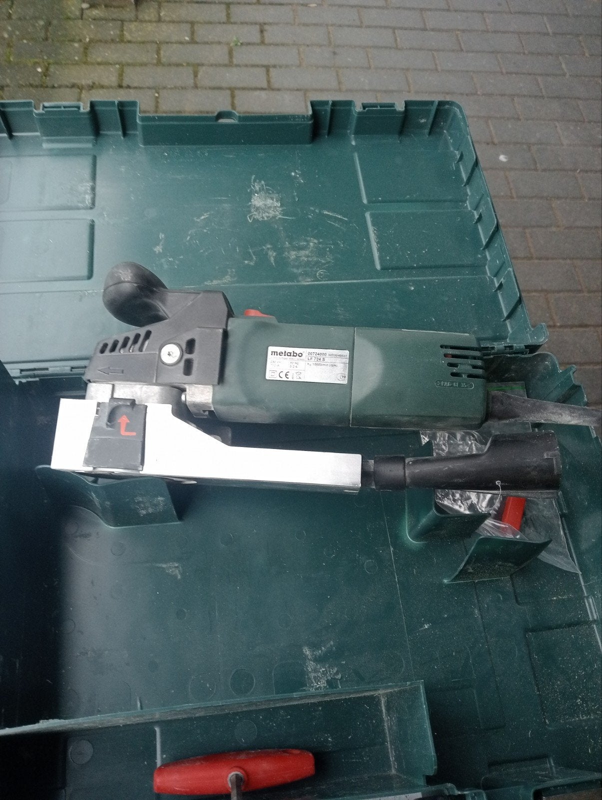 Metabo Lakfrees LF 724 met stofzuigeraansluit, Ophalen
