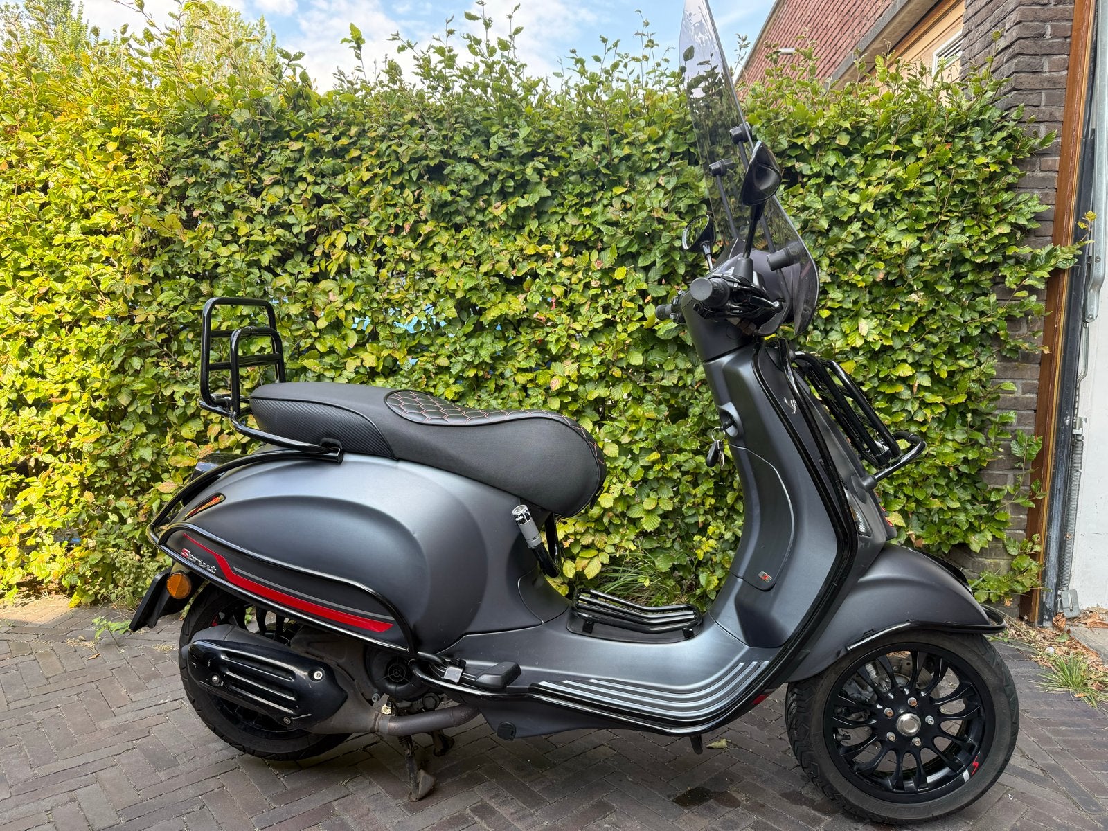 Vespa Sprint 2021 mat grijs, Ophalen, Zo goed als nieuw, Maximaal 45 km/u, Overige modellen