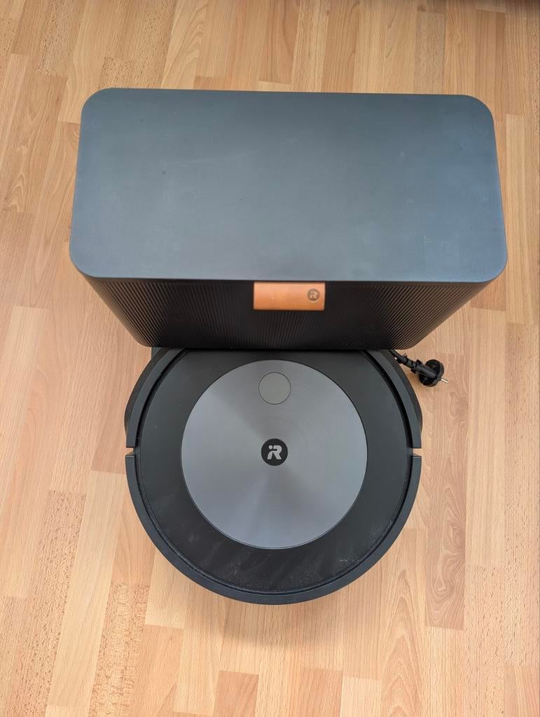 iRobot Roomba j7+ Robotstofzuiger met zelflegende basis, Ophalen of Verzenden, Zo goed als nieuw, Robotstofzuiger, Minder dan 1200 watt