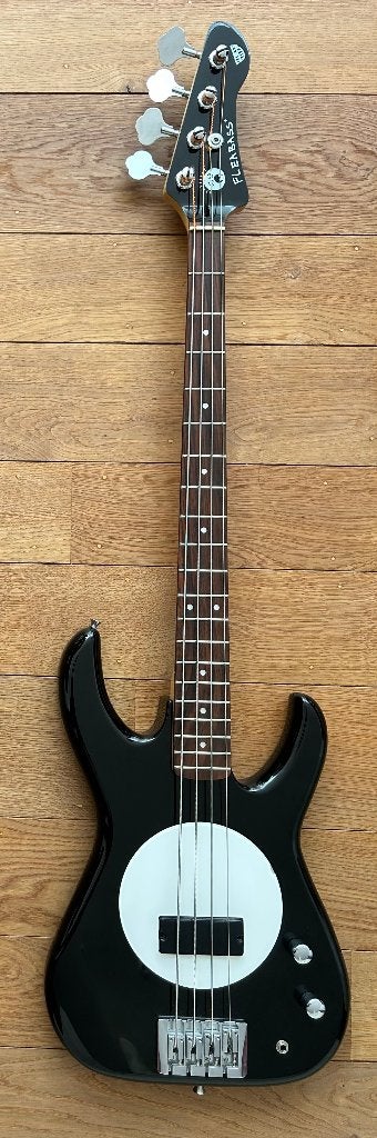 Fleabass Model 32 The Wild One - long scale, Ophalen, Zo goed als nieuw, Elektrisch