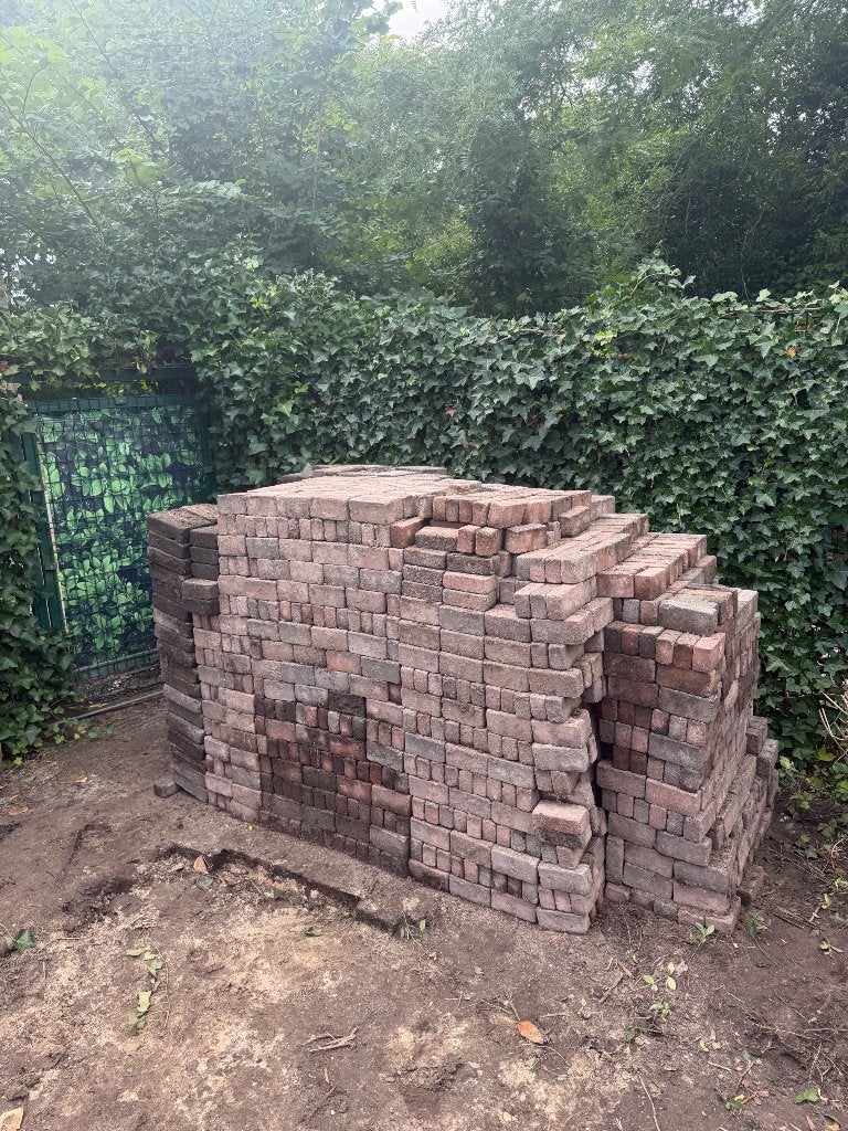 1-30m2 bestrating waaltjes klinkers bandstenen gratis, Ophalen, Gebruikt, Klinkers, Beton