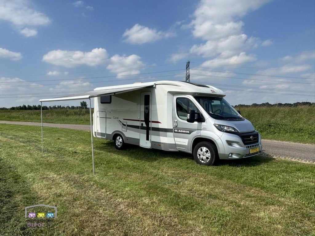 Adria Coral Axess 600 SL | 2015 | Automaat | Lengte bedden, Kluisje, Ringverwarming, Fiat, Tot en met 2