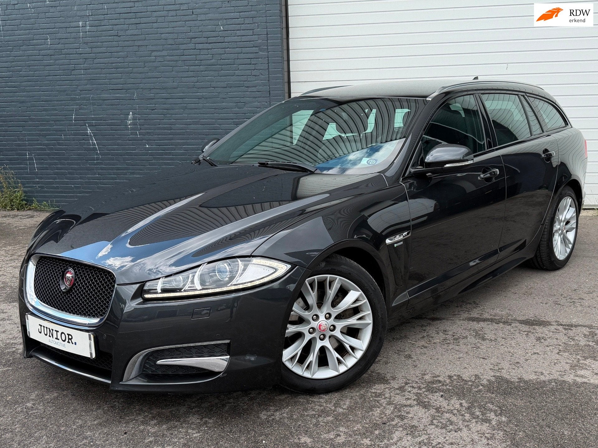 Jaguar XF Sportbrake 2.2D R-DESIGN/MEMORY/STUUR-STOELVERWARM, Automaat, Euro 5, Achterwielaandrijving, Gebruikt