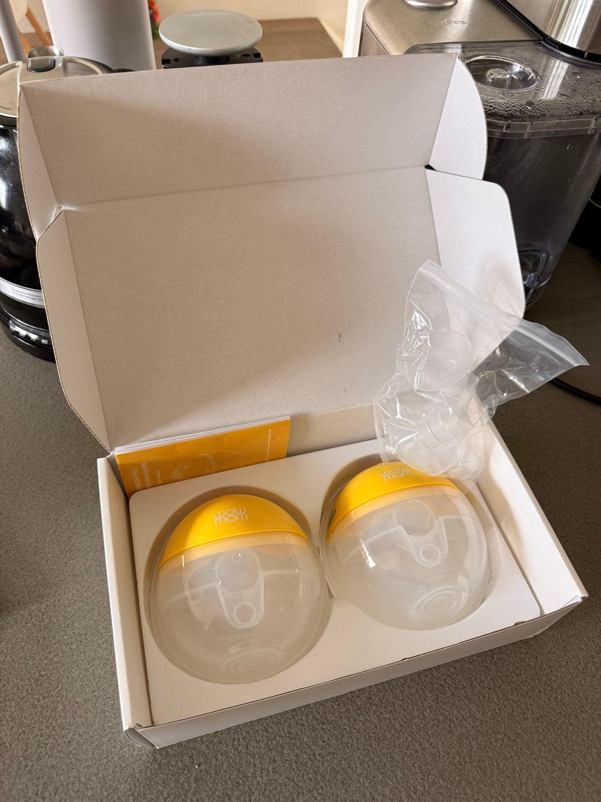 WOWMOM dubbelzijdige Borstkolf - Zo goed als nieuw, Kinderen en Baby's, Babyvoeding en Toebehoren, Ophalen of Verzenden, Zo goed als nieuw