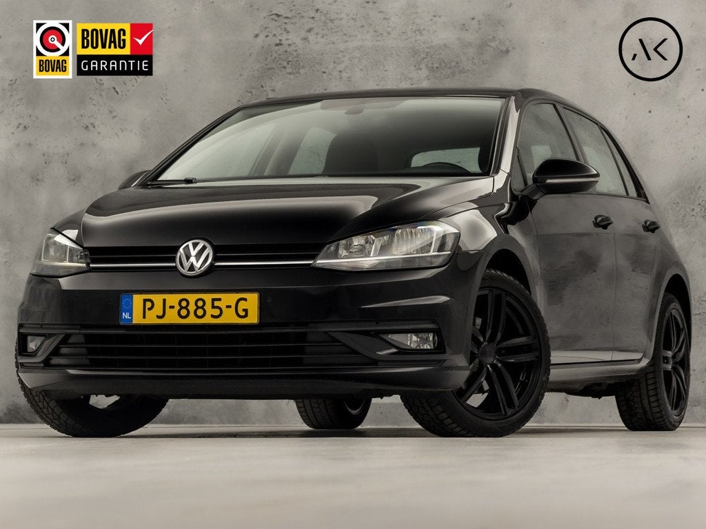 Volkswagen Golf 1.0 TSI Sportline (APPLE CARPLAY, GROOT NAVI, Auto's, Volkswagen, 12 maanden, Stof, Gebruikt, Zwart
