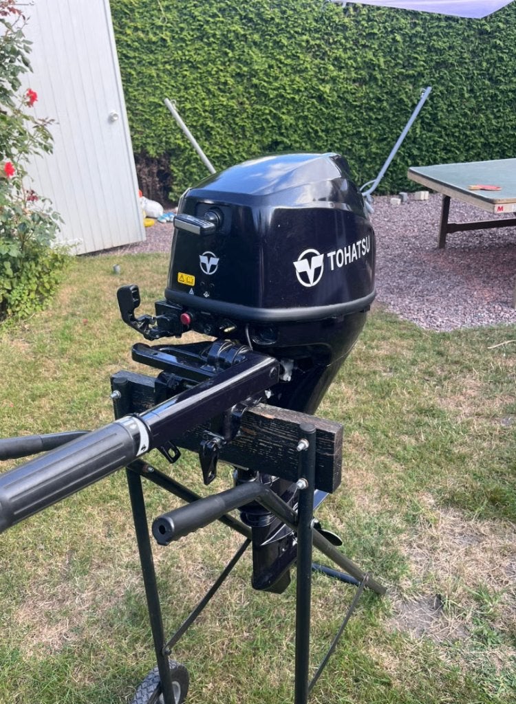 ZGAN: 9,8 pk 4-takt buitenboordmotor TOHATSU, Ophalen, 5 tot 10 pk, Viertaktmotor, Zo goed als nieuw