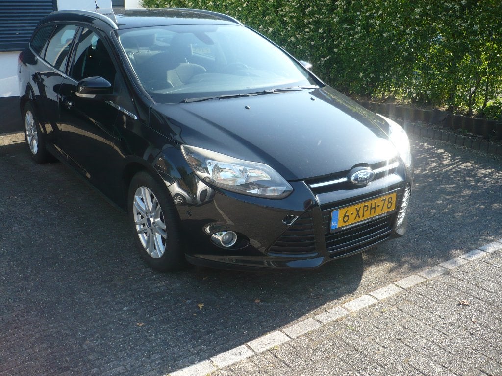Ford Focus 1.0 Ecoboost 74KW Wagon Distriebtieriem Gebroken, Euro 5, Zwart, Zwart, Origineel Nederlands