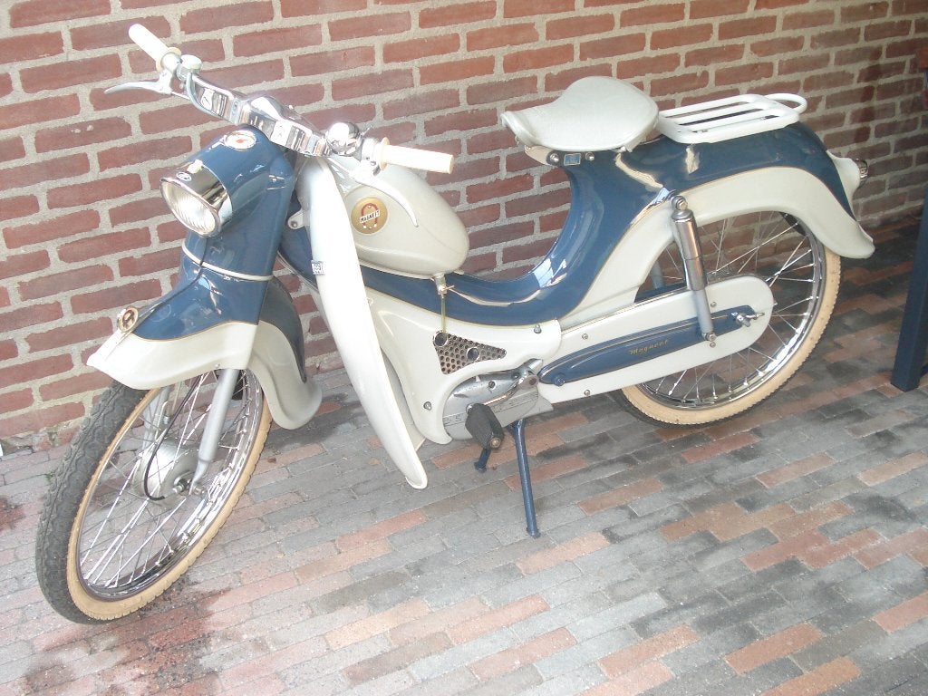 Magneet B 50 Als Nieuw 1958., Fietsen en Brommers, Ophalen, Gebruikt, 2 versnellingen, 45 cc