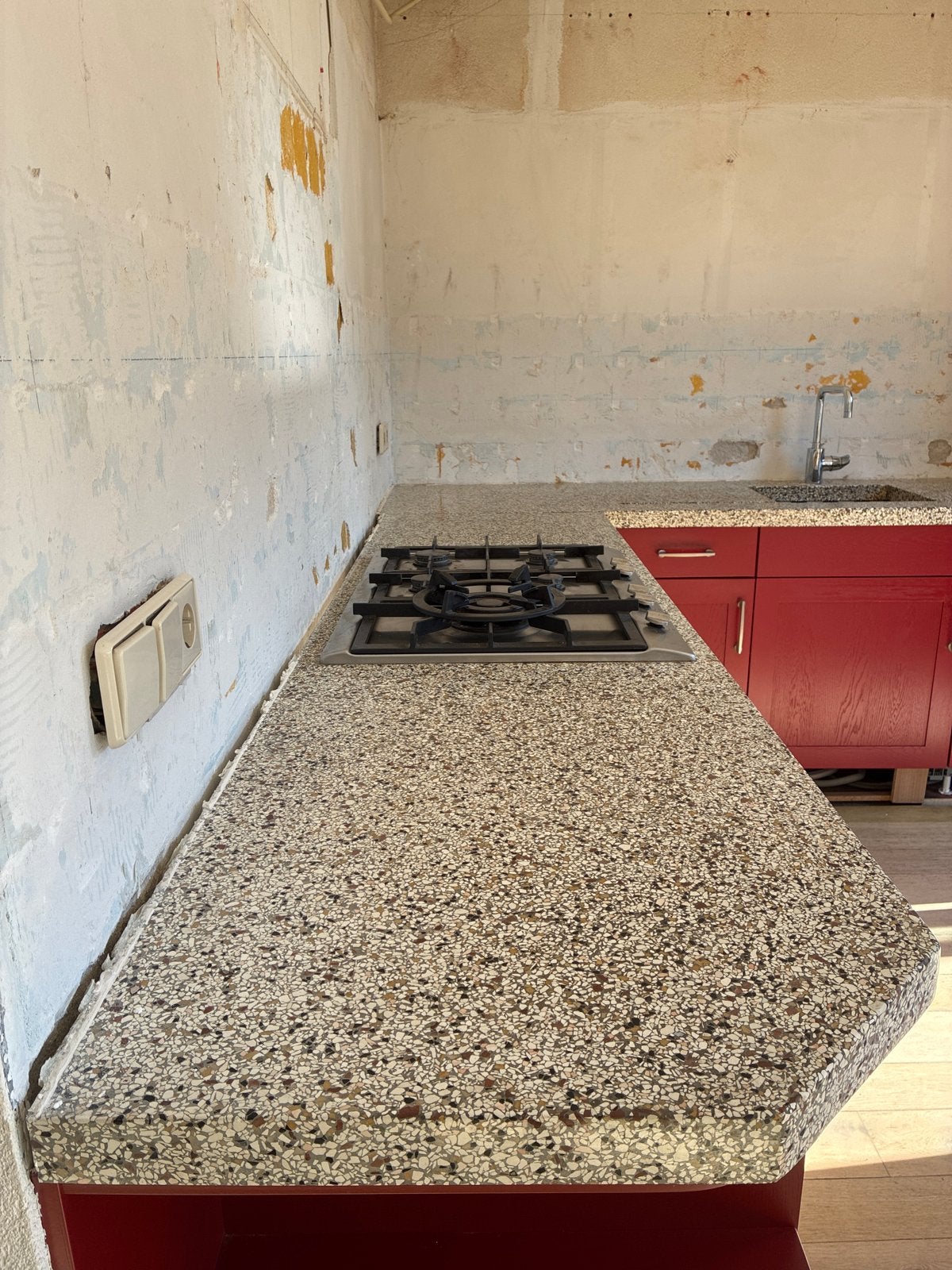 Granieten / terrazzo aanrechtblad, Ophalen, Gebruikt, Hoekkeuken, Graniet of Steen