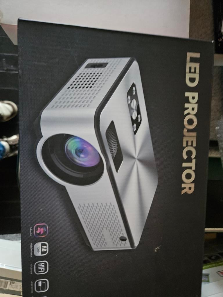 Gebruikte LED beamer 6500 lumen, Ophalen of Verzenden, LED
