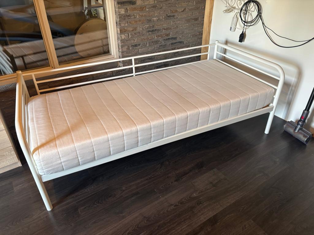 Metalen bedframe - Goede staat, Gebruikt, 90 cm, Eenpersoons, Ophalen of Verzenden