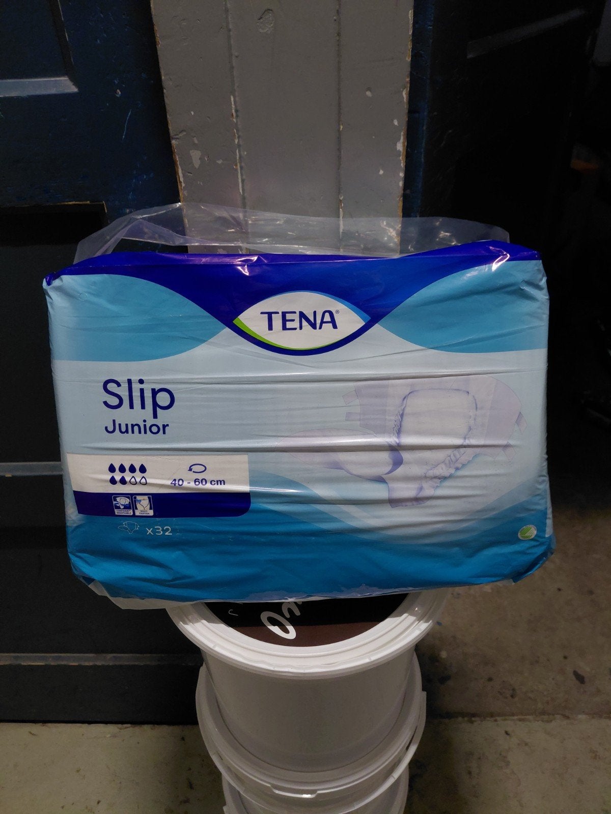 TENA slip Junior, 7 grote pakken ongeopend, Ophalen of Verzenden