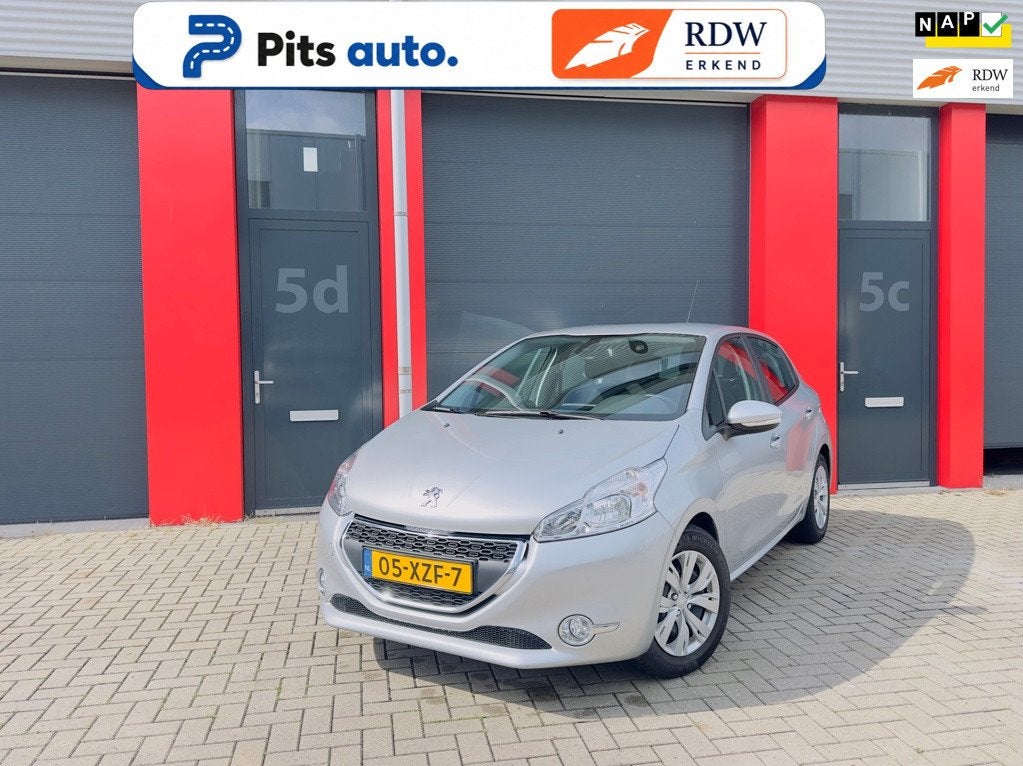 Peugeot 208 1.2 VTi 1e Eig Dealer Ond. D.riem verv., Auto's, Voorwielaandrijving, Gebruikt, 31 €/maand, 1199 cc