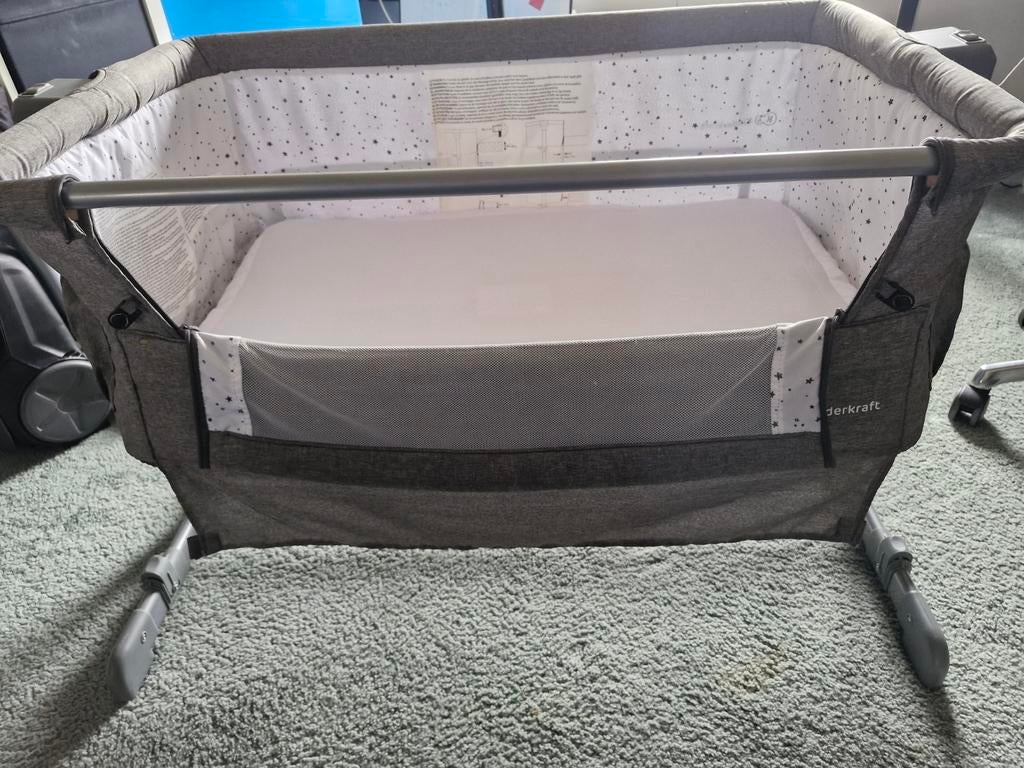 Kinderkraft babybedje - Co-sleeper met nieuw matras, Ophalen of Verzenden, Zo goed als nieuw, Wieg
