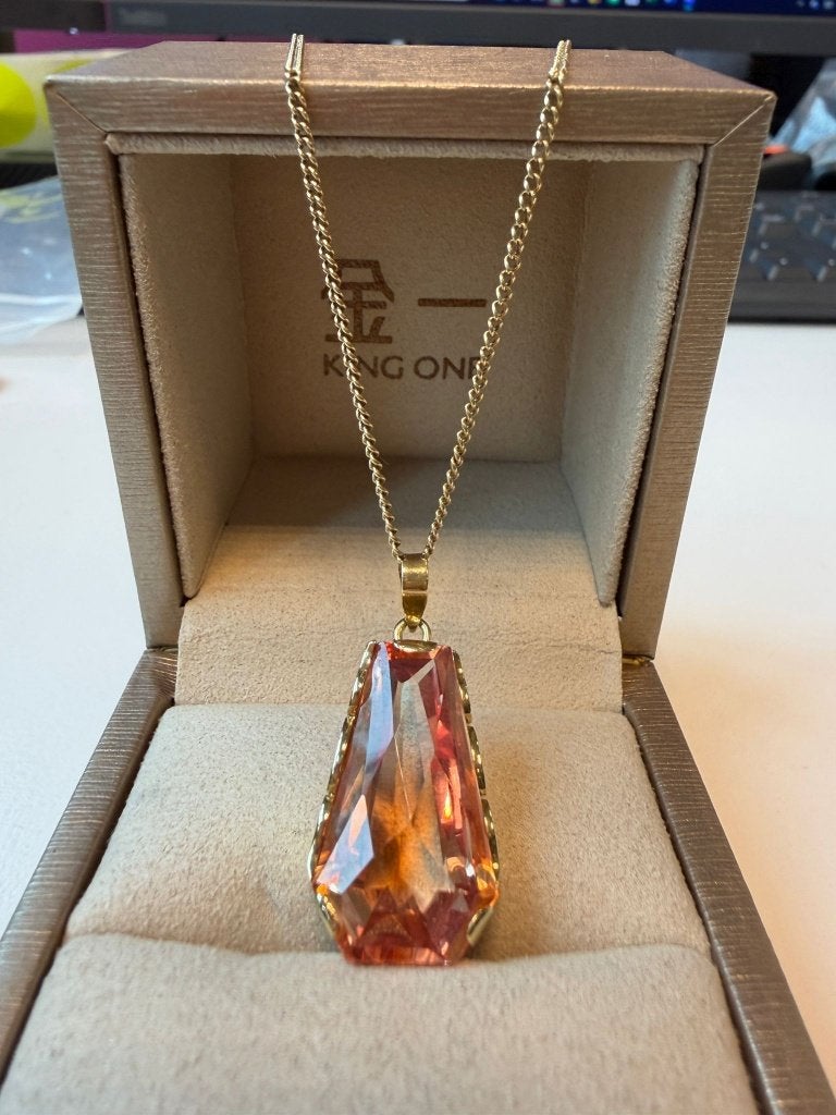 Prachtige ketting met hanger van 14 goud en oranje saffier, Overige materialen, Nieuw, Ophalen of Verzenden, Met edelsteen