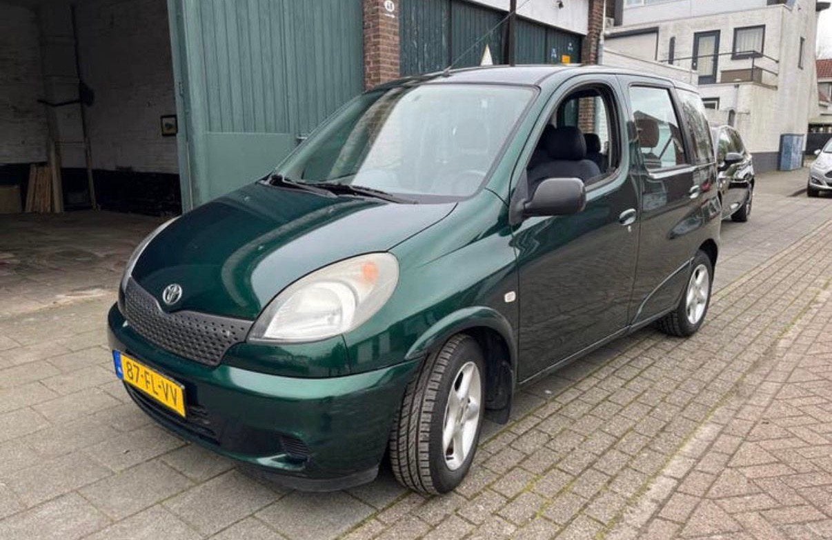 Toyota Yaris Verso 1.3 16V Vvti Linea Luna E AUT 2000 Groen, 1299 cc, 40 €/maand, 4 cilinders, 400 kg