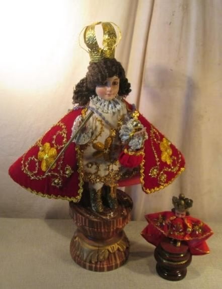 2 Oude aangeklede Figuren op Sokkel - Koningin en Prinsje, Ophalen of Verzenden