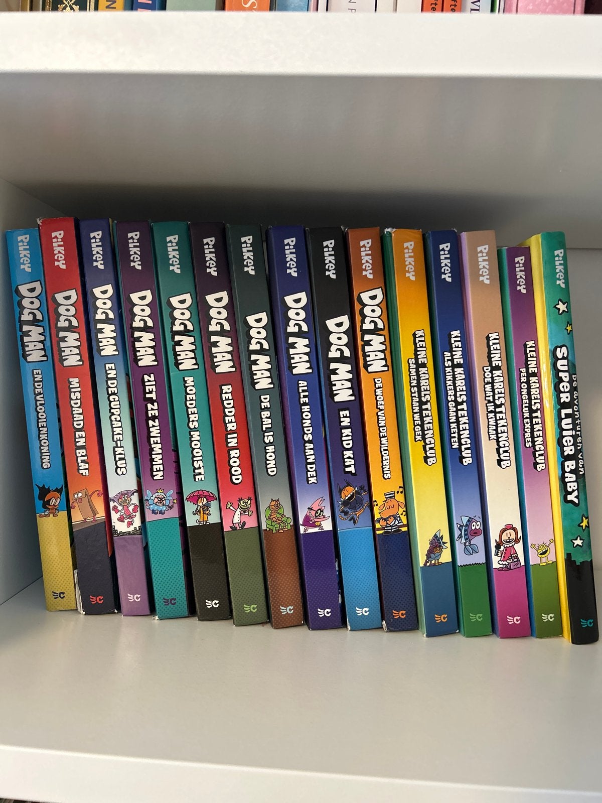 Dog Man en Kleine Karels Tekenclub Boekenreeks, Boeken, Kinderboeken | Jeugd | onder 10 jaar, Ophalen of Verzenden, Zo goed als nieuw