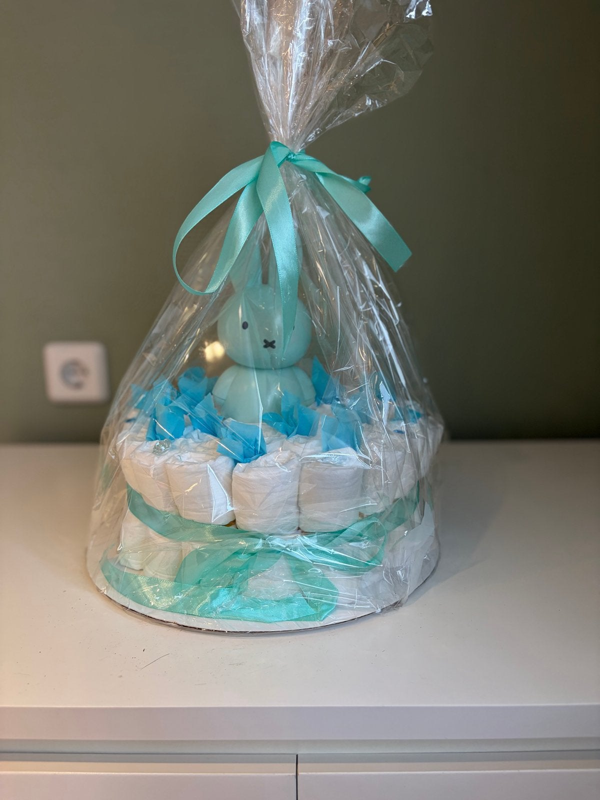 Luiertaart met Nijntje knuffel - Kraamcadeau, Ophalen of Verzenden, Nieuw, Kraamcadeau